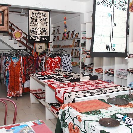Blue Elephant Tourist Guesthouse Kudapaduwa ภายนอก รูปภาพ