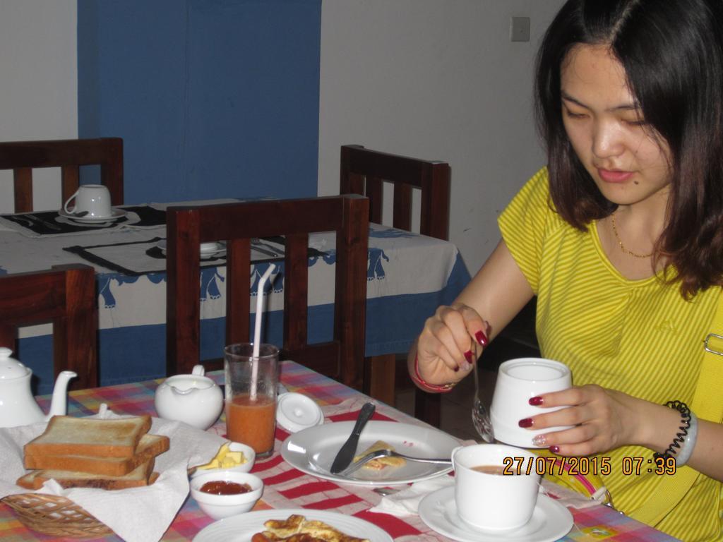 Blue Elephant Tourist Guesthouse Kudapaduwa ภายนอก รูปภาพ